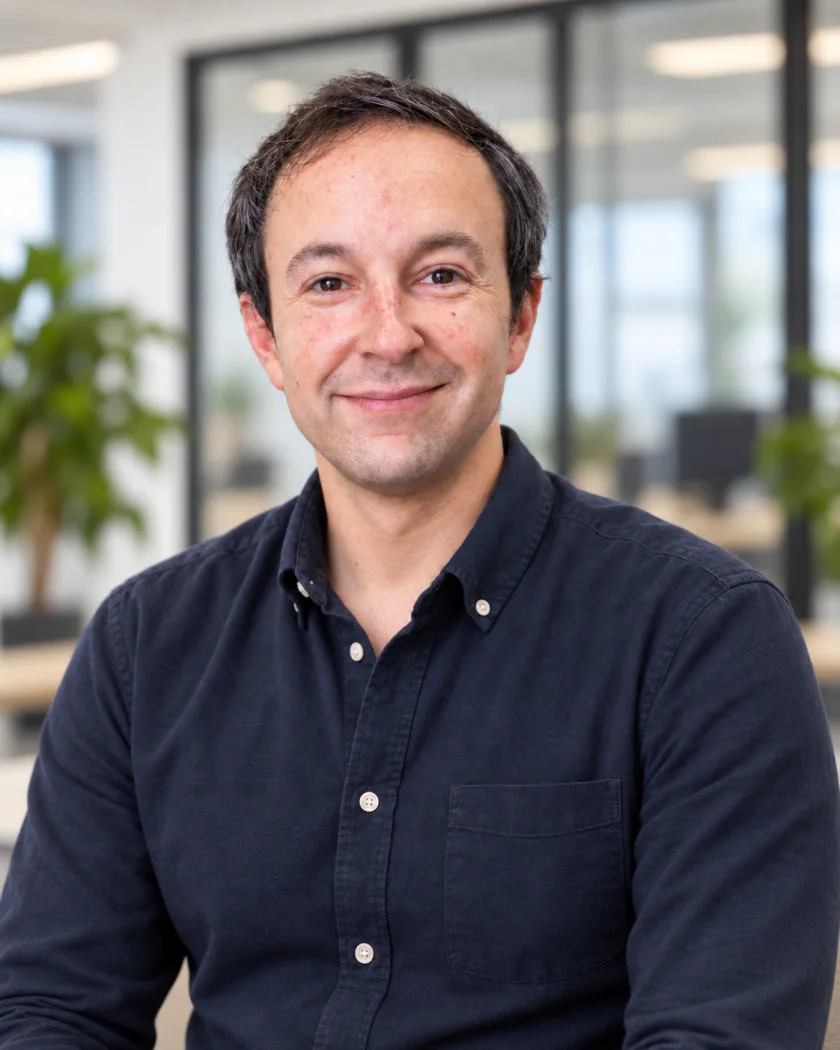 Retrato de Santiago Alvarez Vargas, cofundador de Digital Dev